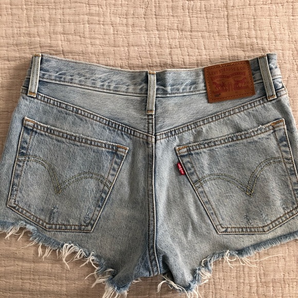 Levi’s Denim Cut-Offs Size 25 - Picture 2 of 3